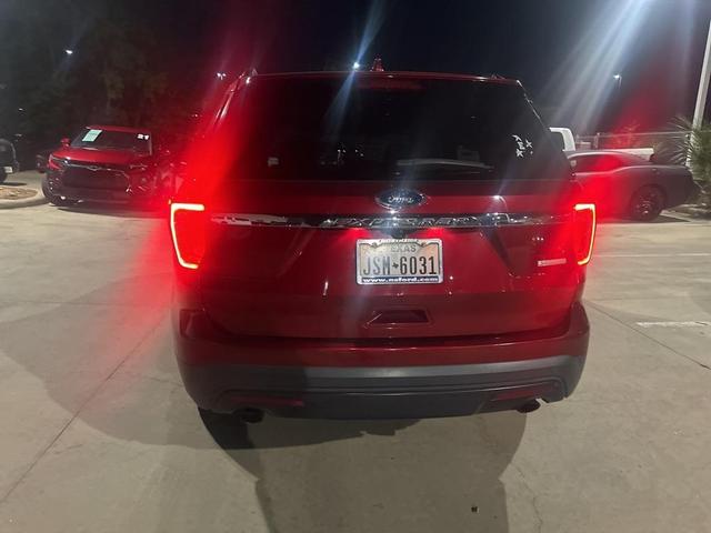 2017 ford explorer base