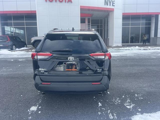 2022 toyota rav4 xle