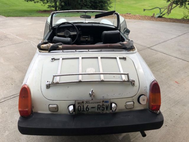 1976 mg midget been sitting for aprox 5 years complete car does run