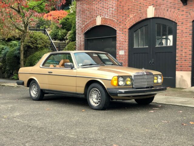 1985 beautiful mercedes 300cd turbo diesel coupe 119k miles rare gold & palomino