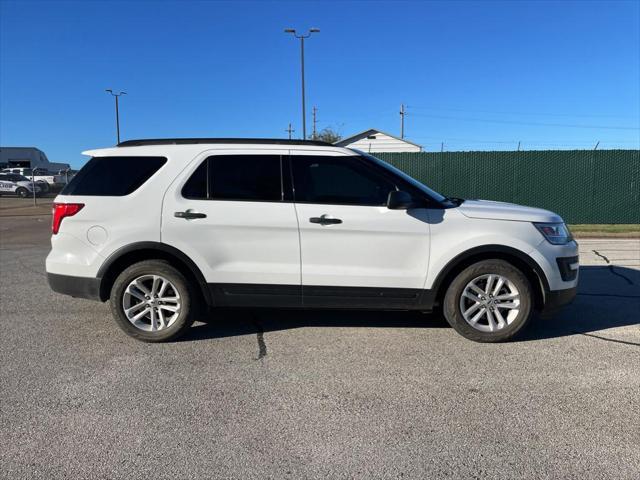 2017 ford explorer base