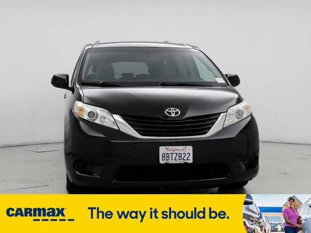 2016 toyota sienna le