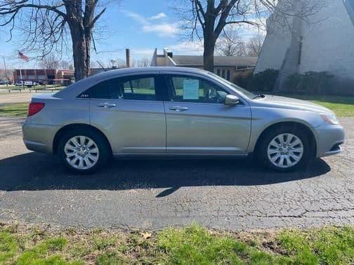 2014 chrysler 200 lx in canton, ohio
