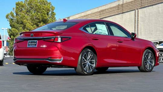 2025 Lexus ES