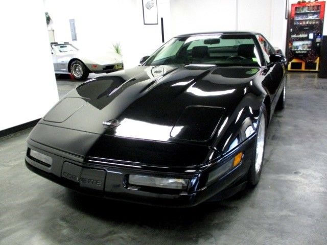1993 chevrolet corvette coupe only 21k miles black on black like new must see