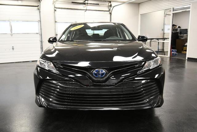 2020 toyota camry hybrid le