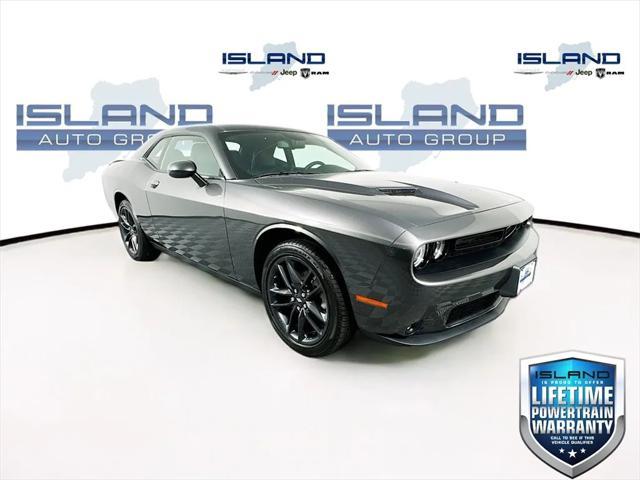 2023 dodge challenger sxt awd