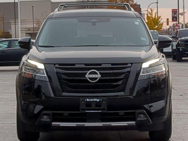 2023 nissan pathfinder sl