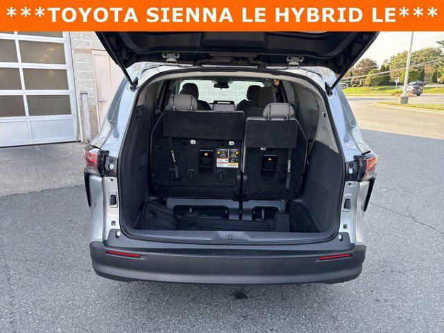2021 toyota sienna le