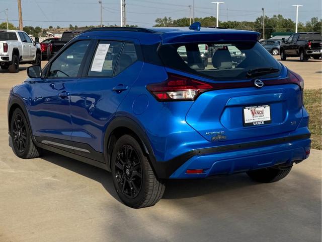 2021 nissan kicks sr