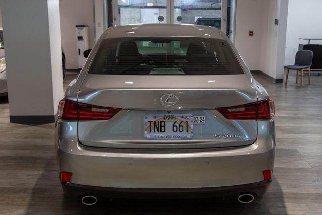 2016 lexus is 200t base