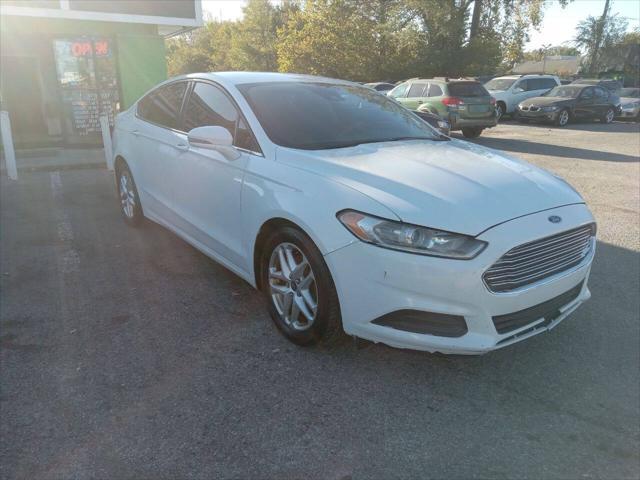 2016 ford fusion se