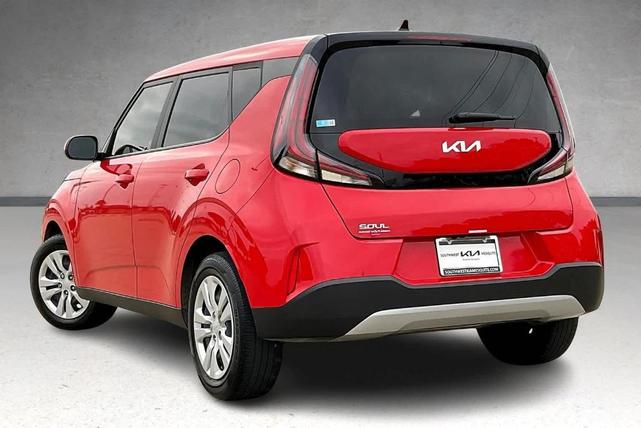 2023 kia soul lx