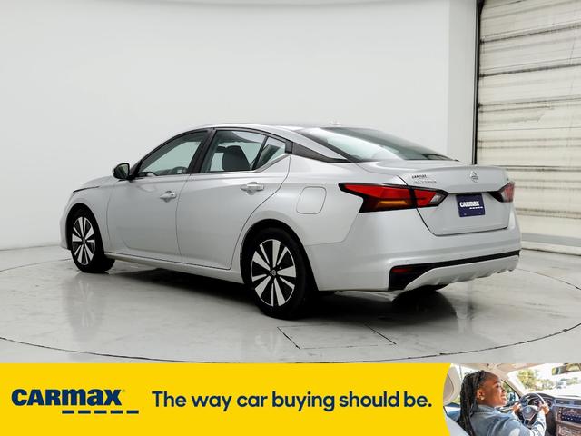 2021 nissan altima sv