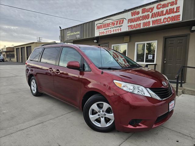 2014 toyota sienna le