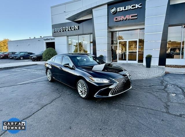 2022 lexus es 300h luxury