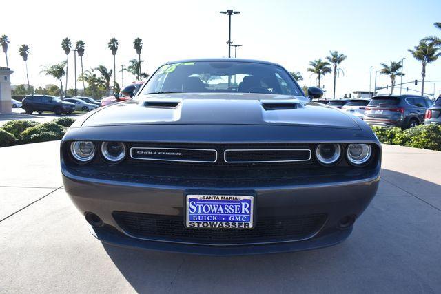 2020 dodge challenger sxt