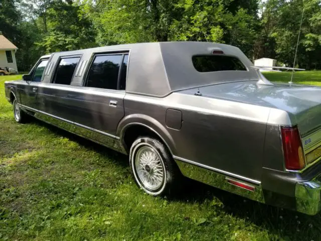 1988 lincoln town car limousine