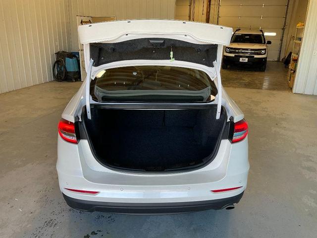 2020 ford fusion se