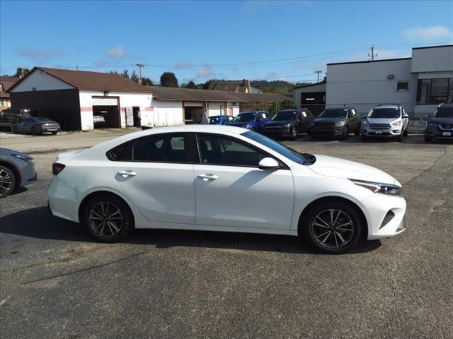 2023 kia forte lxs