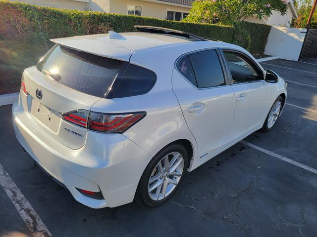 2017 lexus ct 200h base