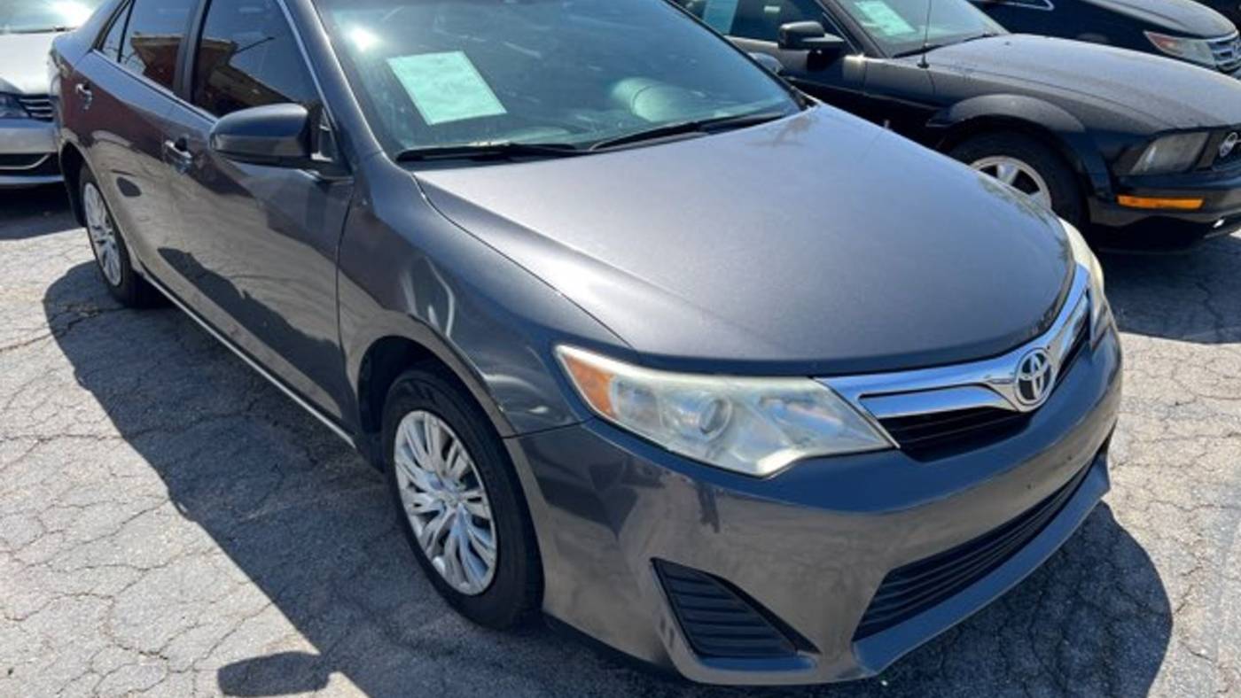 2014 toyota camry le