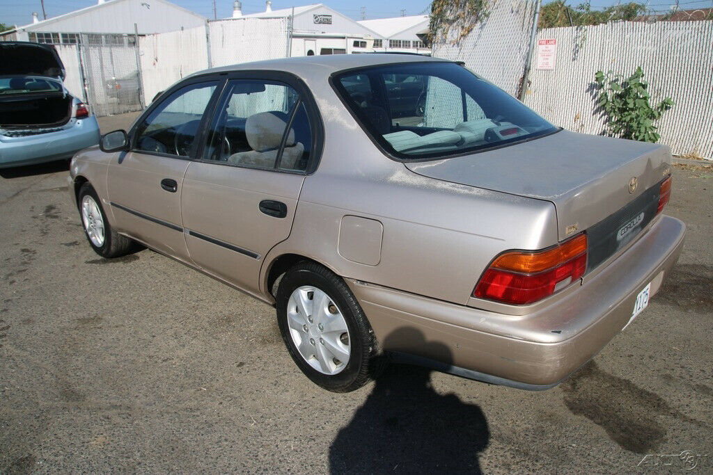 1994 toyota corolla dx sedan automatic 4 cylinder no reserve