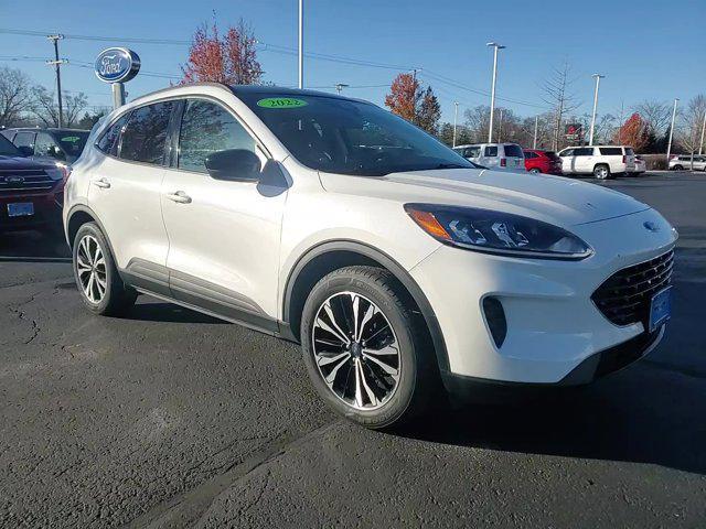 2022 ford escape se
