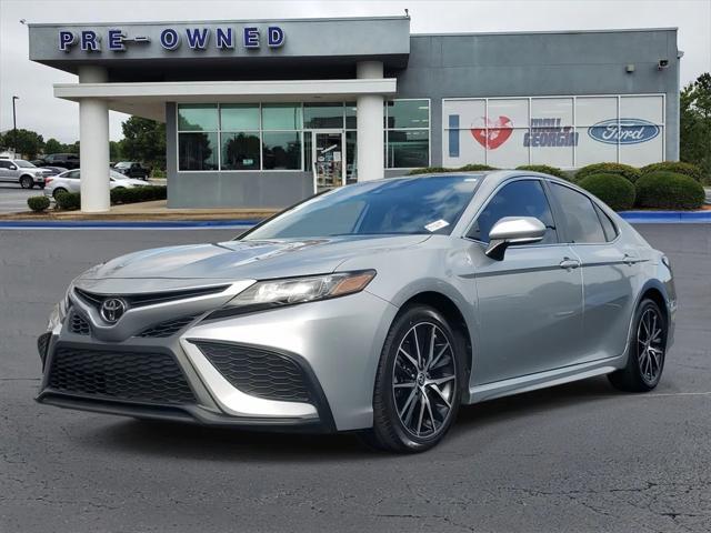 2022 toyota camry se