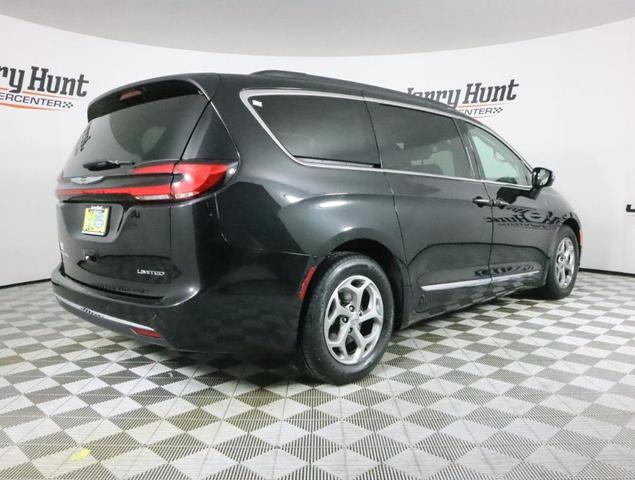 2022 chrysler pacifica limited