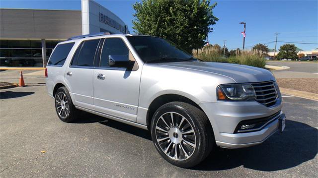 2015 lincoln navigator base