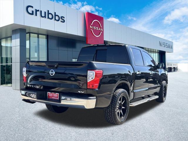 2018 nissan titan sv