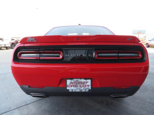 2021 dodge challenger sxt