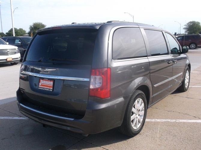 used 2016 chrysler town & country touring holdrege, ne 68949 for sale in holdrege, nebraska