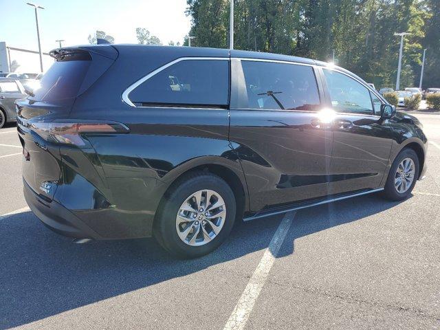 2024 toyota sienna le