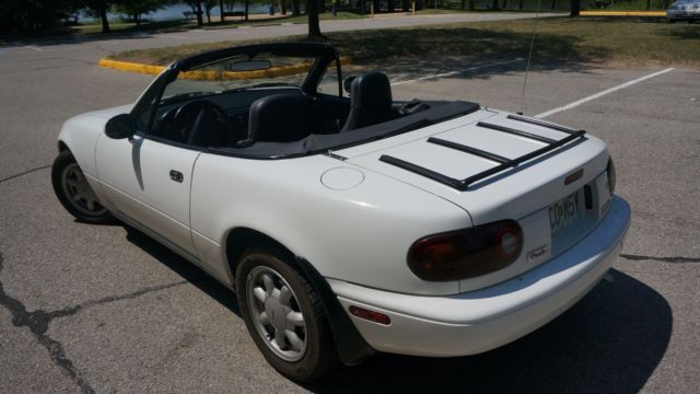 grandma owned 5 speed cold air conditioning clean autocheck spotless make offer