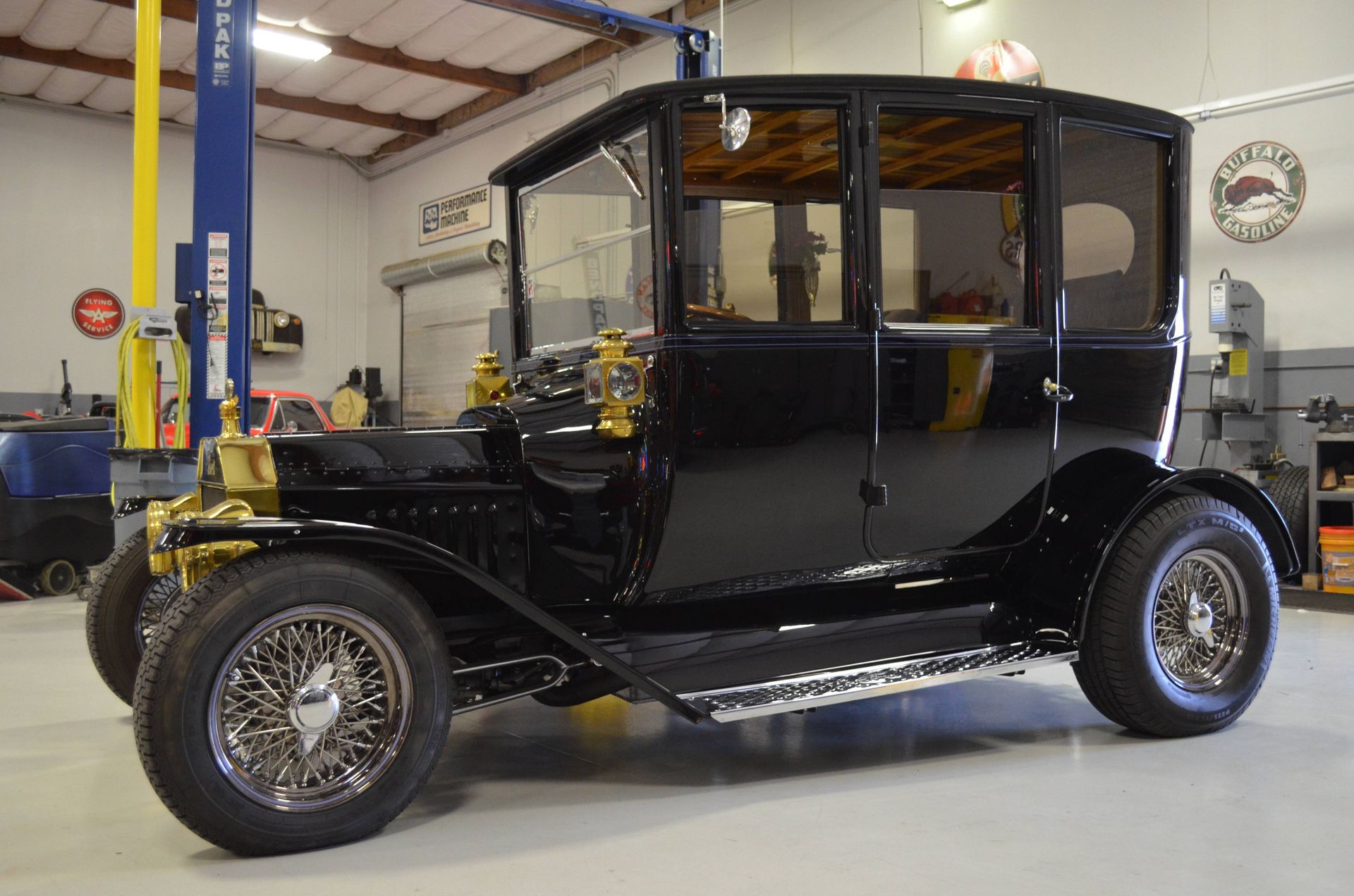 1915 ford model t center-door sedan street rod