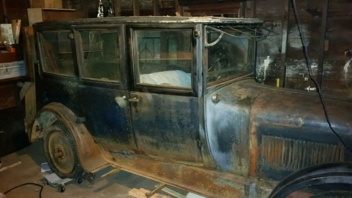 1925 dodge sedan (barn find)