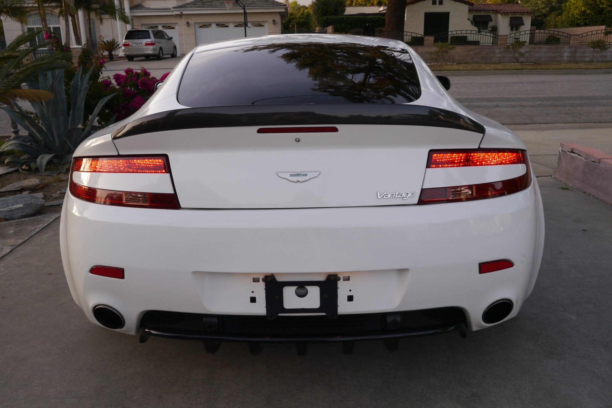 2008 aston martin v8 vantage