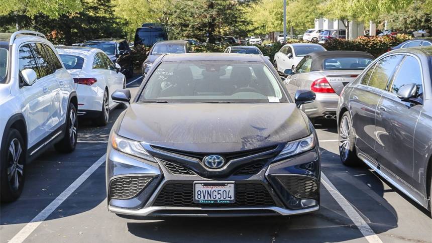 2021 toyota camry hybrid xse