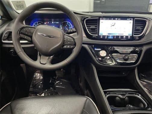 2022 chrysler pacifica hybrid limited in stoughton, wisconsin