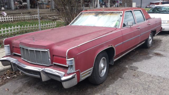 1976 lincoln town car has clear title, survivore car