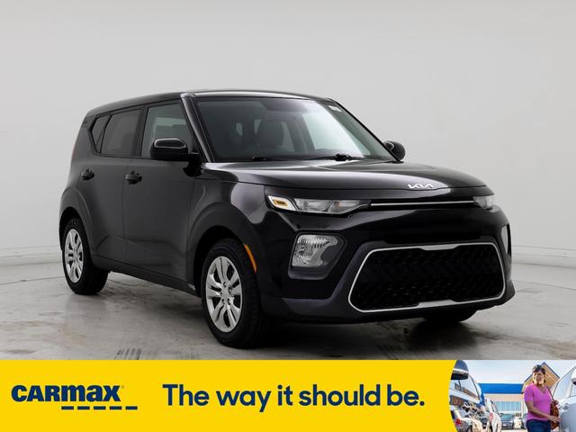 2022 kia soul lx