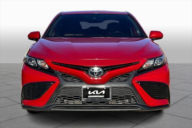 2021 toyota camry se