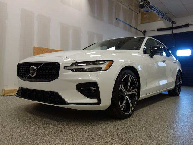 2024 volvo s60 b5 awd plus dark