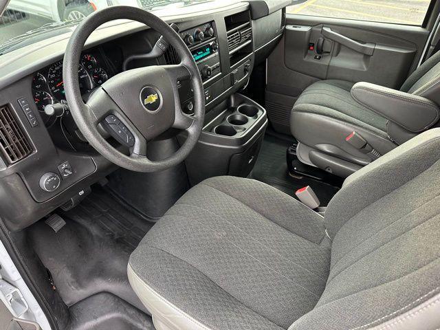 2022 chevrolet express 2500 rwd 2500 regular wheelbase wt