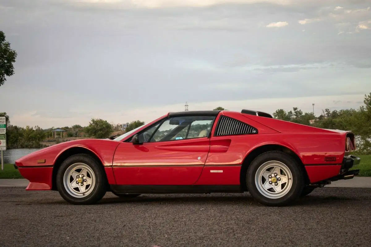 excellent ferrari 308 gts qv - only 30k original miles