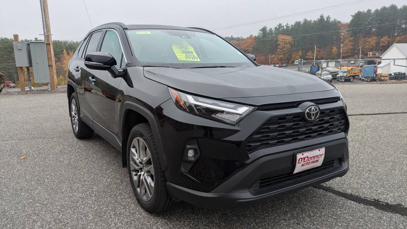 2022 toyota rav4 xle premium