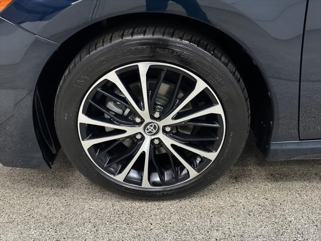 2019 toyota camry se
