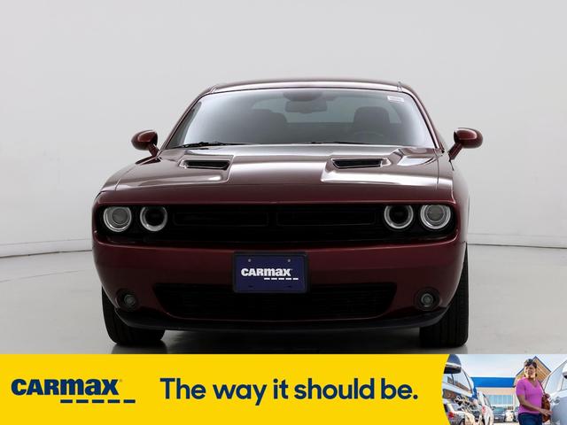 2020 dodge challenger sxt